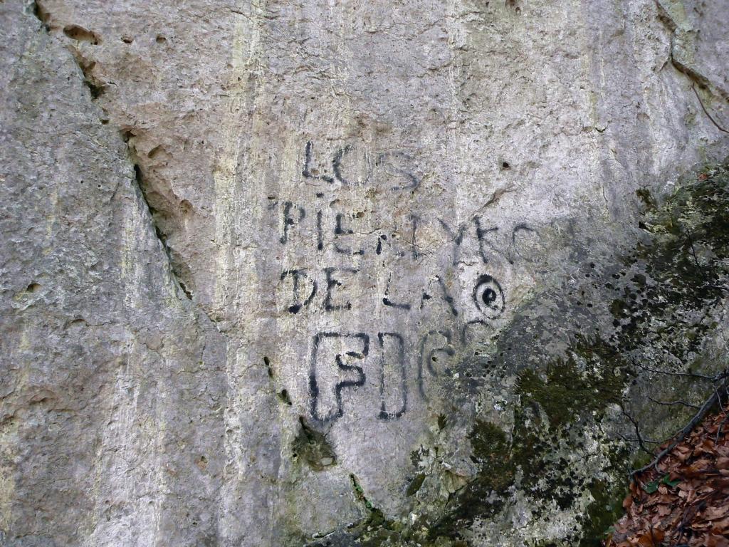 Czyste Skały - usuwanie graffiti ze ścian skalnych Czyste Skały - usuwanie graffiti ze ścian skalnych